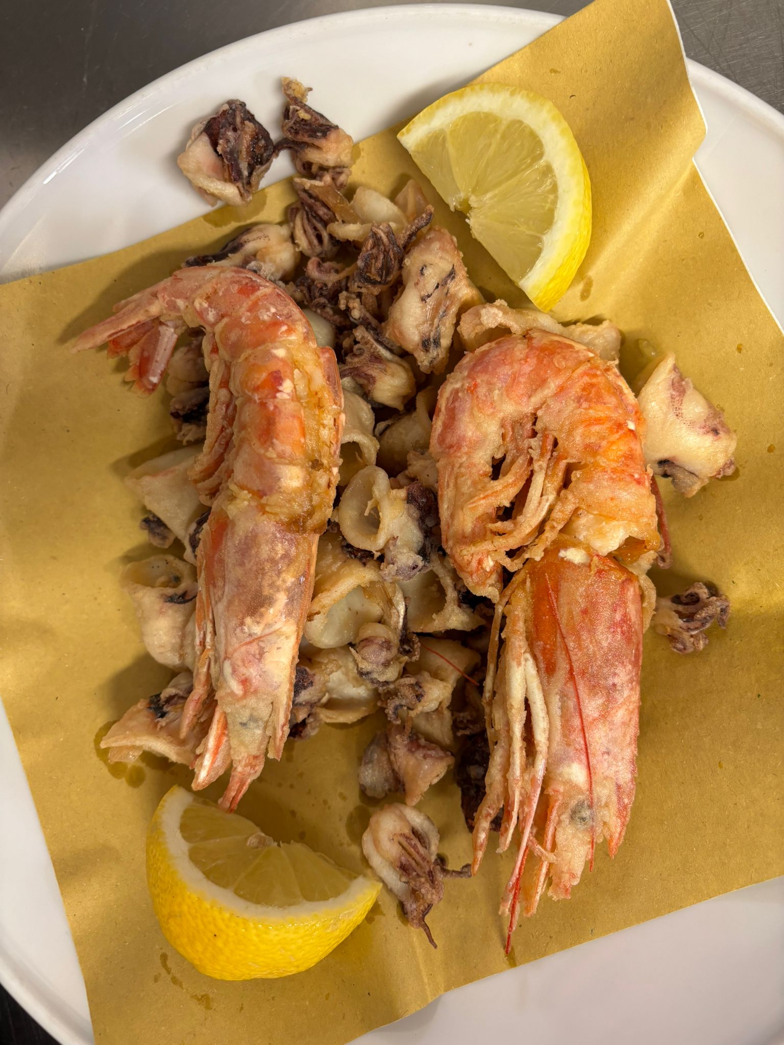 Fritto di calamari e gamberi