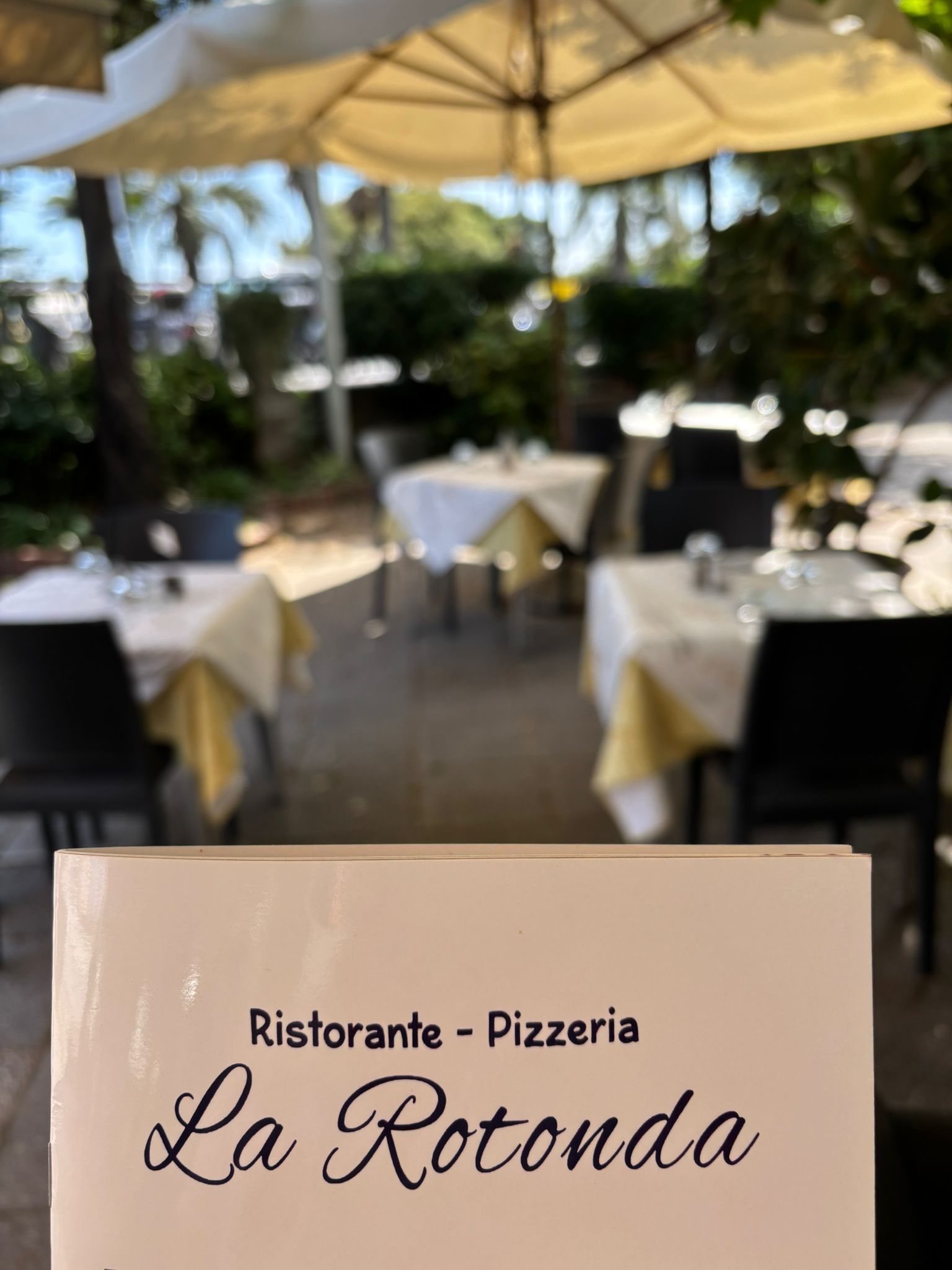 Dehor del ristorante La Rotonda